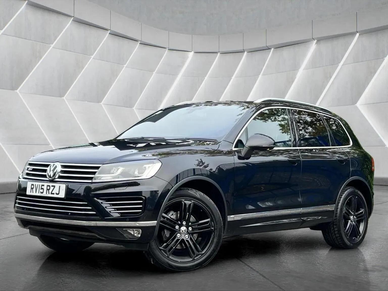 2015 Volkswagen Touareg 3.0 TDI V6 BlueMotion Tech R-Line Tiptronic 4WD Euro 6 (s/s) 5dr