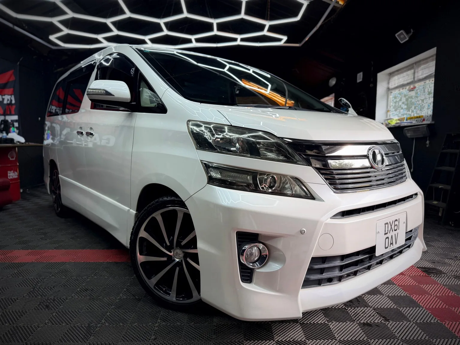 2012 Toyota Vellfire 2.4 Z AUTOMATIC 2WD 7 SEATER - GRADE 4 - UPGRADED ALLOYS