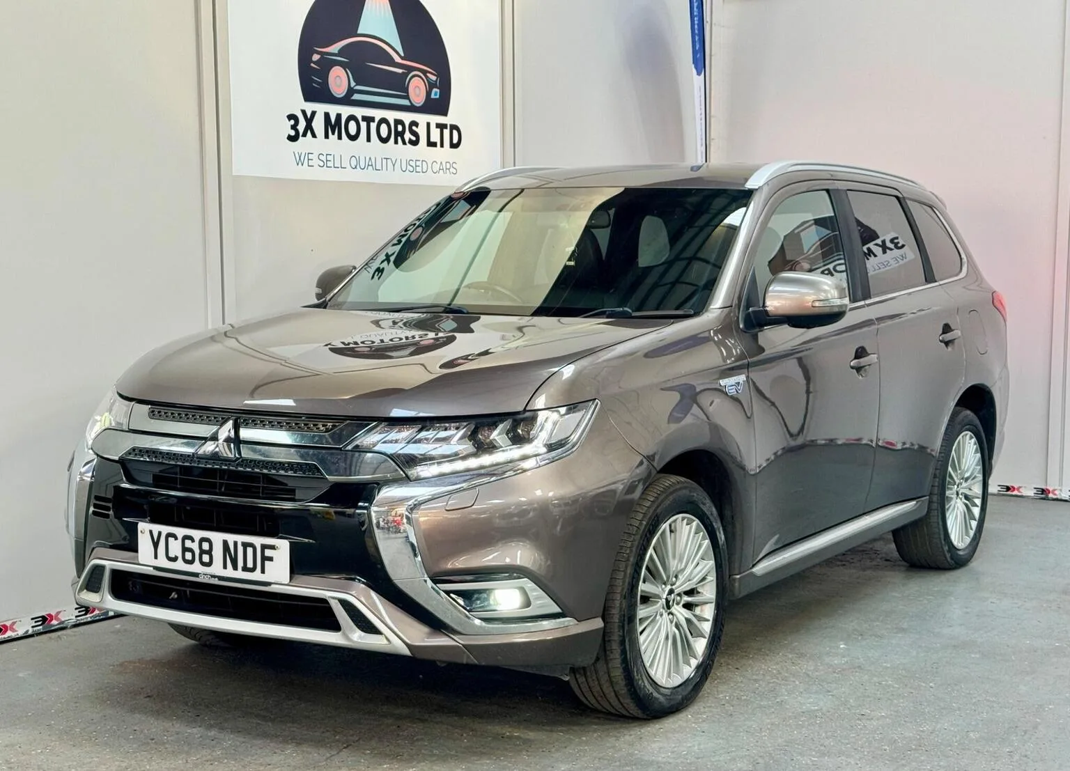 2018 Mitsubishi Outlander 2.4h TwinMotor 13.8kWh 4h CVT 4WD Euro 6 (s/s) 5dr