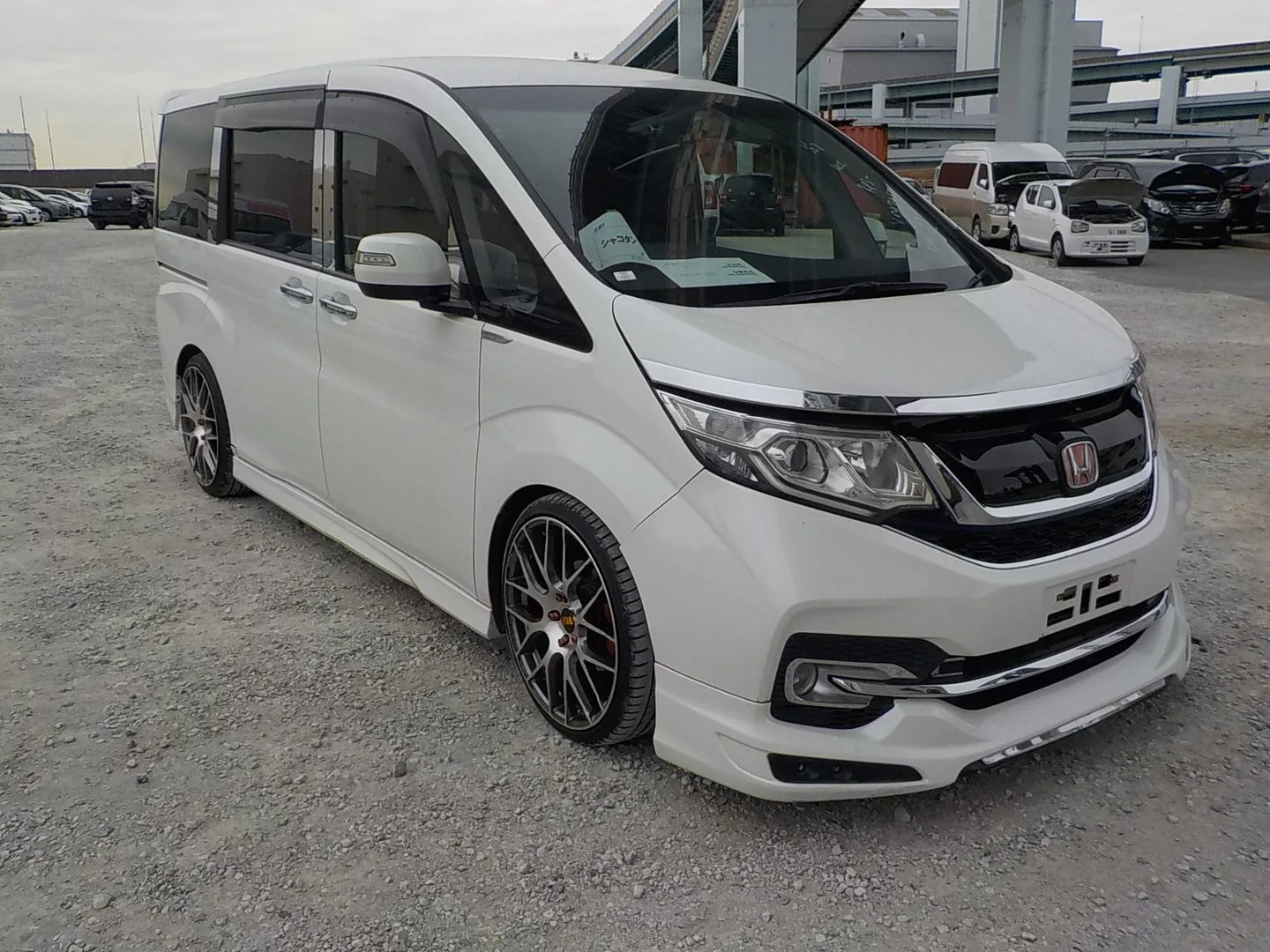 2015 Honda Stepwagon RP3 1.5 Turbo Spada Waku Waku Doors