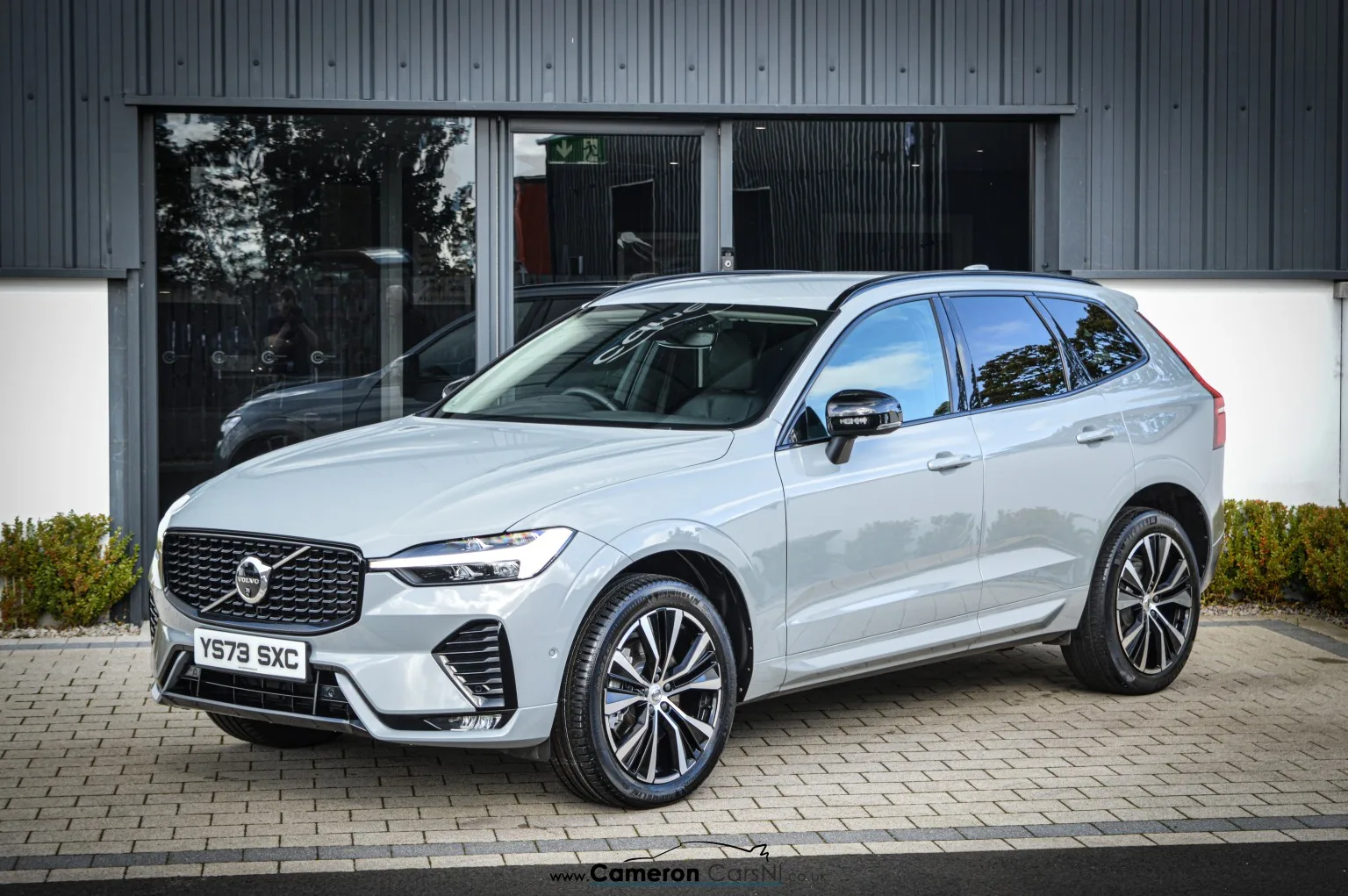 2023 Volvo Xc60 2.0 Plus Dark B4 AWD (197 hp)