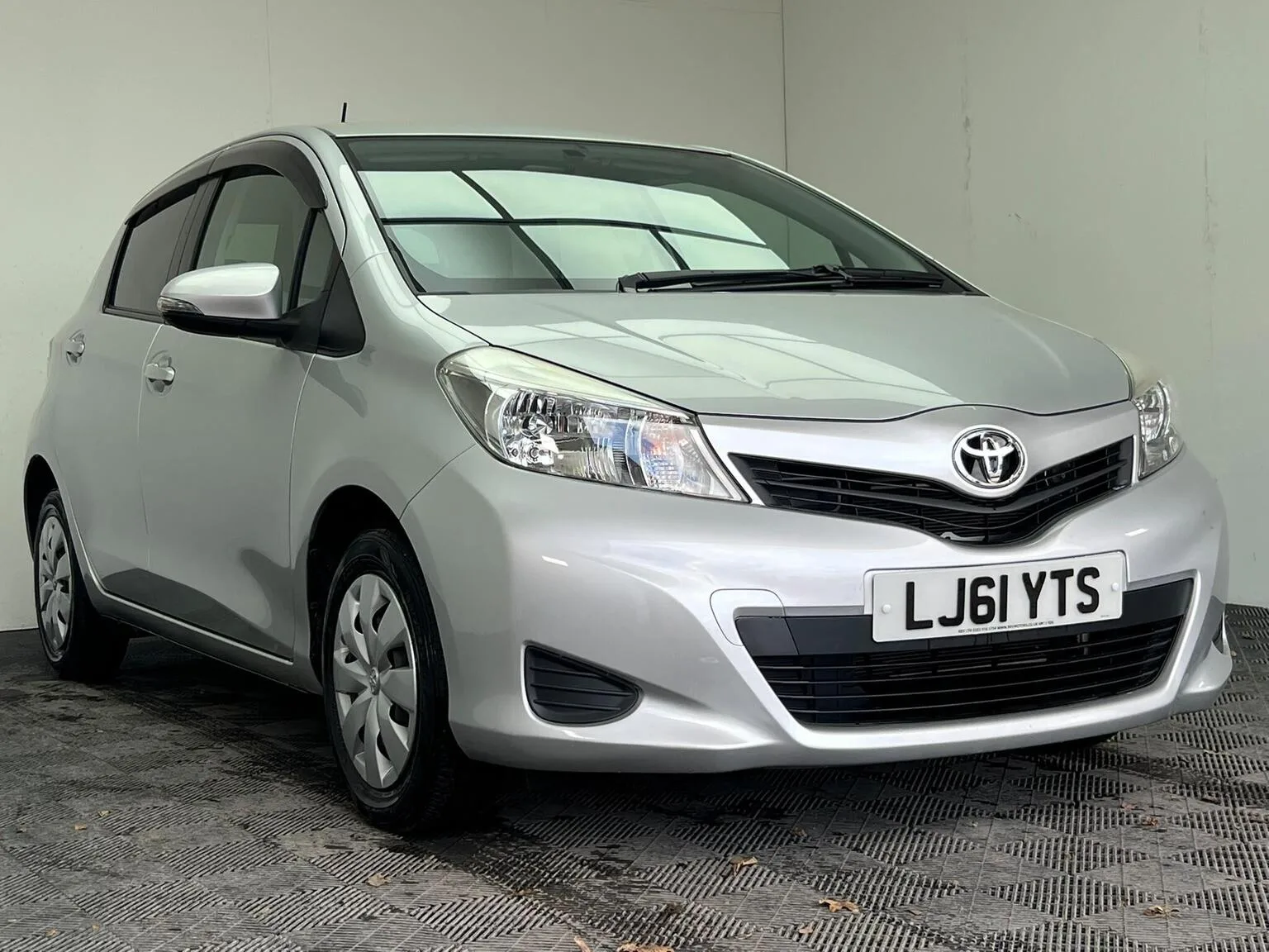 2011 Toyota Yaris 1.33 Dual VVT-i TR Multidrive S Euro 5 5dr
