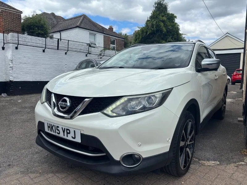 2015 Nissan Qashqai 1.5 dCi Tekna SUV 5dr Diesel Manual 2WD Euro 6 (s/s) (110 ps)
