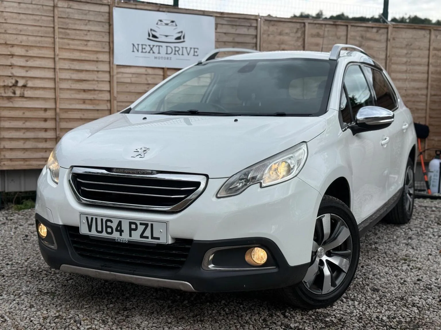 2014 Peugeot 2008 1.6 e-HDi Allure Euro 5 (s/s) 5dr