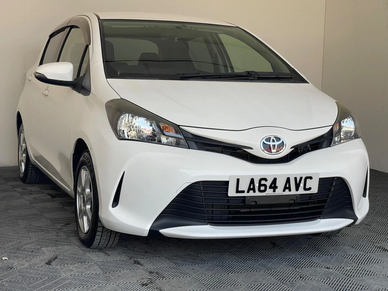 2014 Toyota Yaris 1.33 Dual VVT-i Icon Multidrive S Euro 6 5dr