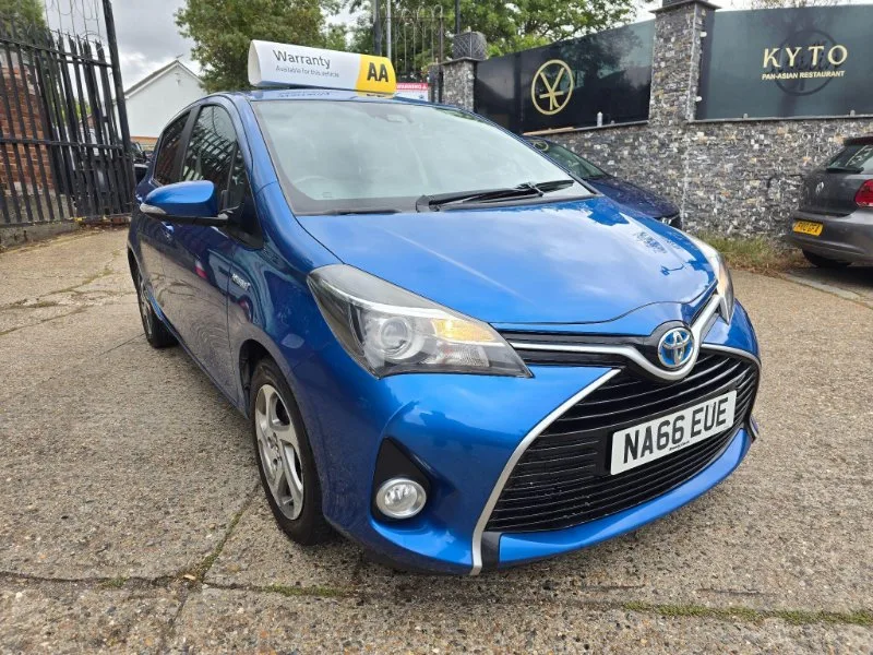 2016 Toyota Yaris 1.5 VVT-h Icon E-CVT Euro 6 5dr (Safety Sense)