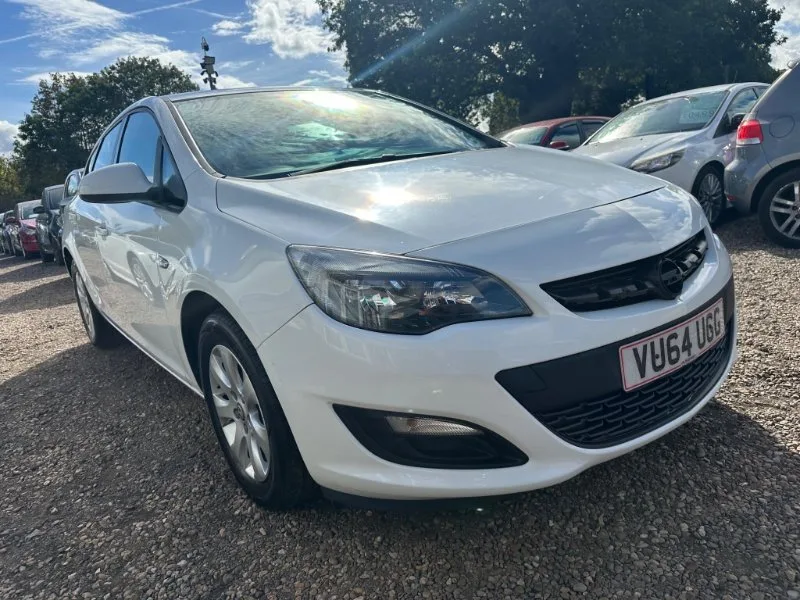 2015 Vauxhall Astra 1.6 CDTi ecoFLEX Design Euro 6 (s/s) 5dr