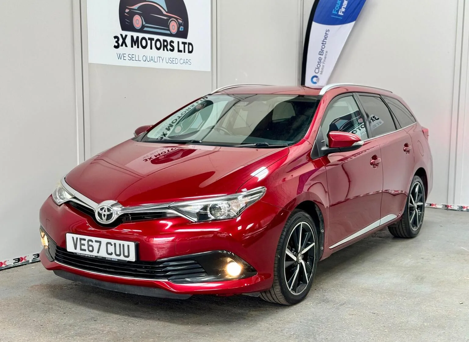 2017 Toyota Auris 1.2 VVT-i Design Touring Sports Euro 6 (s/s) 5dr (Safety Sense)