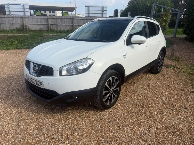 2013 Nissan Qashqai 2.0 dCi n-tecplus SUV 5dr Diesel Auto 4WD Euro 5 (150 ps)