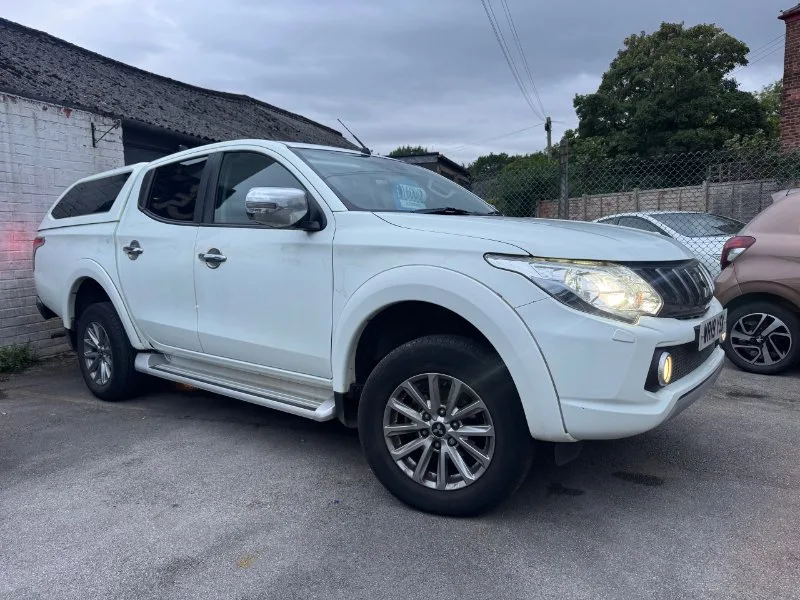 2019 Mitsubishi L200 2.4 DI-D DC Barbarian Pickup Double Cab 4dr Diesel Auto 4WD Euro 6 (178 ps)