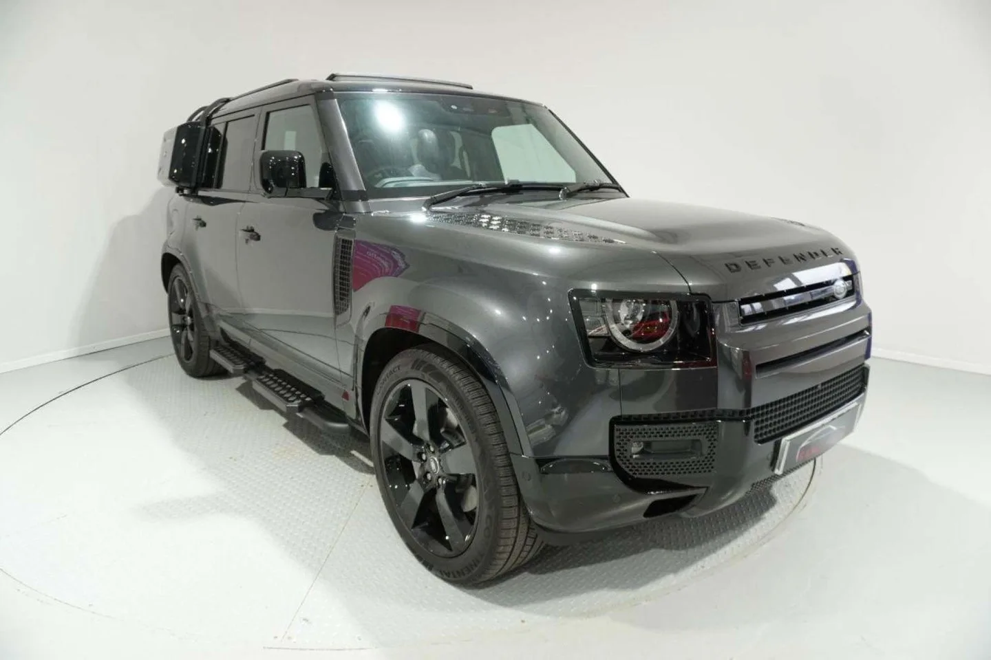2024 Land Rover Defender 3.0 X-DYNAMIC HSE 5d 296 BHP *****MASSIVE SPECIFICATION****