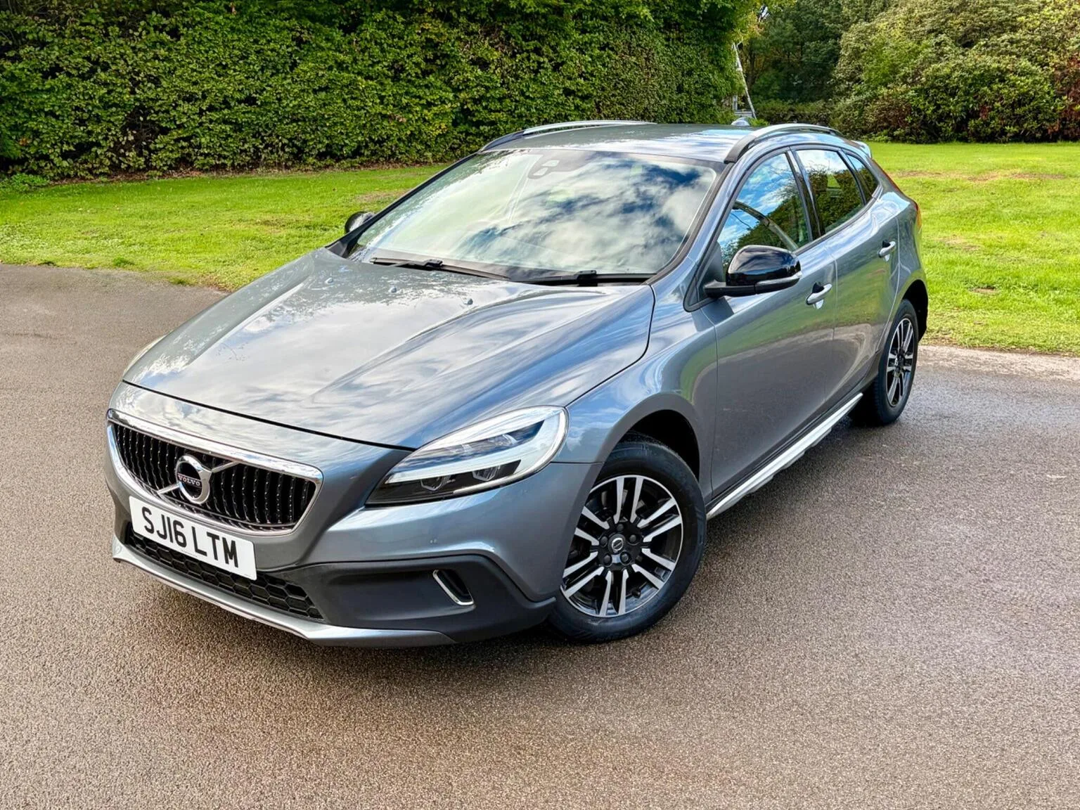2016 Volvo V40 Cross Country 1.5 T3 Auto Euro 6 (s/s) 5dr