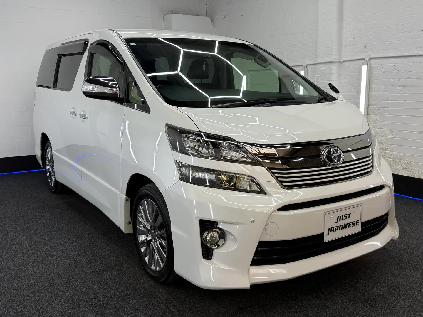 2013 Toyota Vellfire 3.5 V6 4WD GGH25 Golden Eyes 2