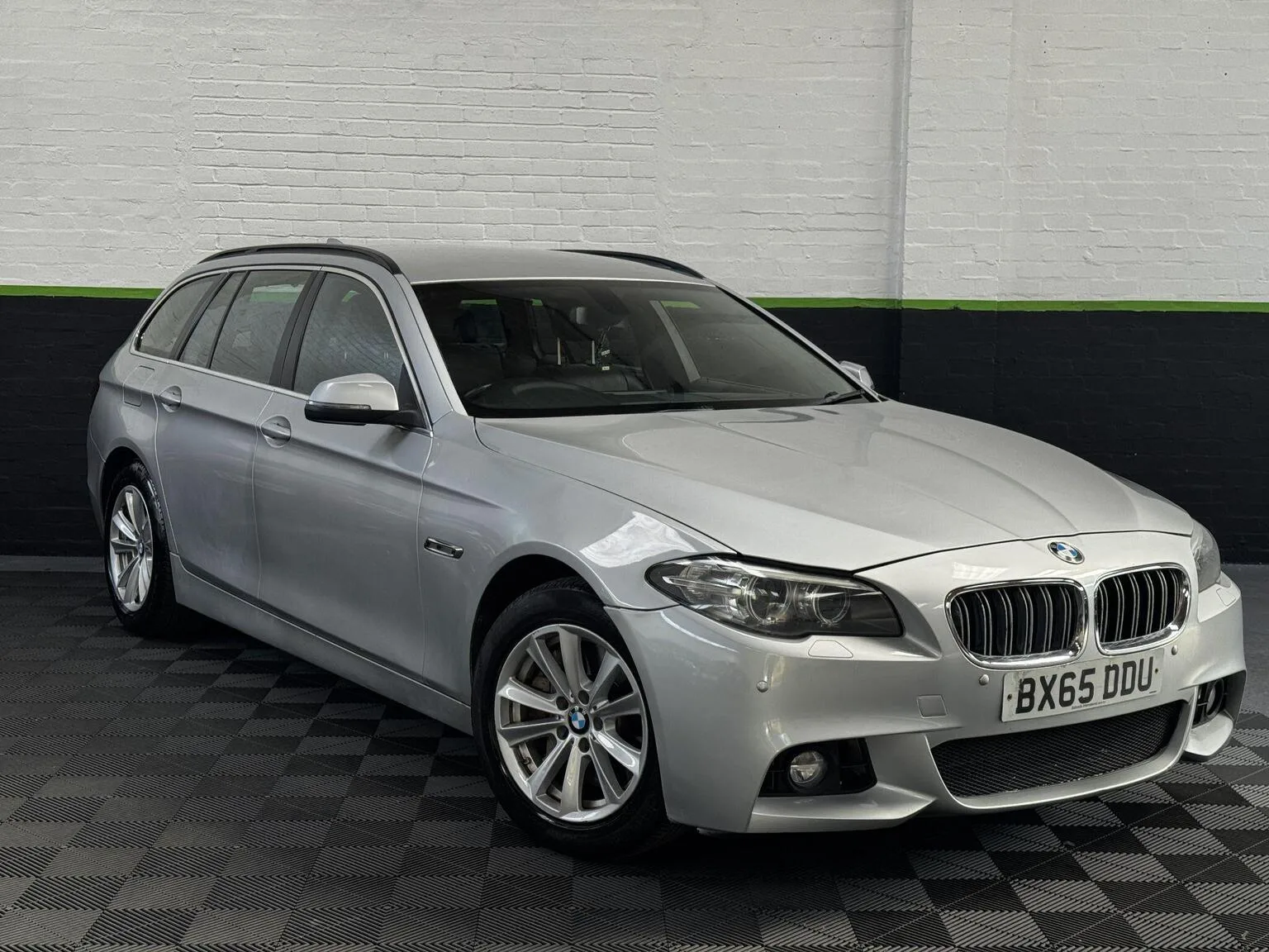 2016 BMW 5 Series 2.0 525d Luxury Touring Auto Euro 6 (s/s) 5dr