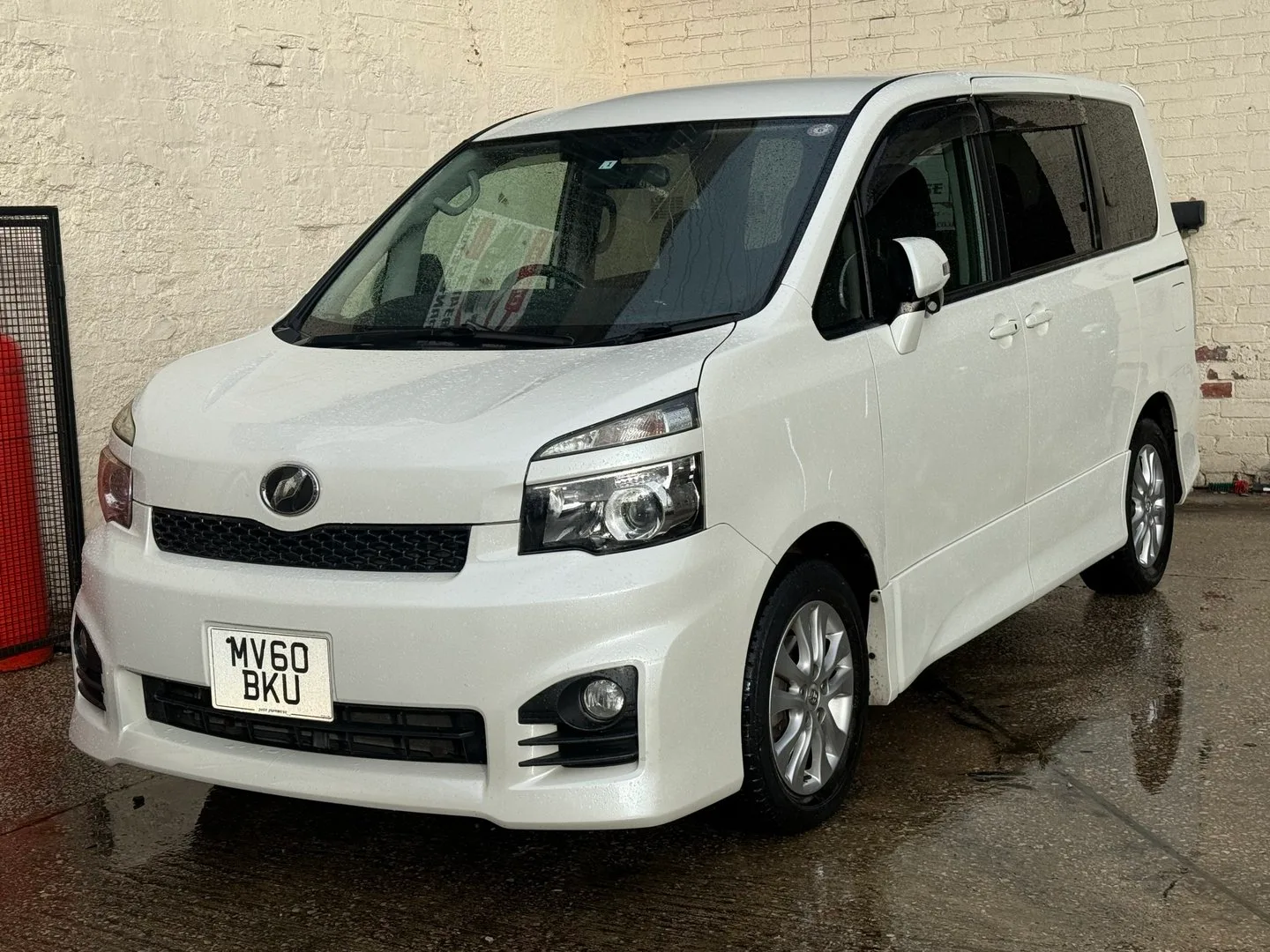2010 Toyota Voxy 2.0 ZS Noah 7 Seater