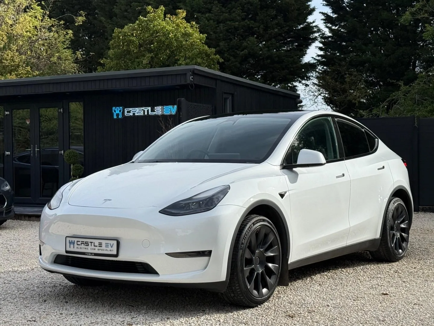 2024 Tesla Model Y (Dual Motor) Long Range Auto 4WDE 5dr