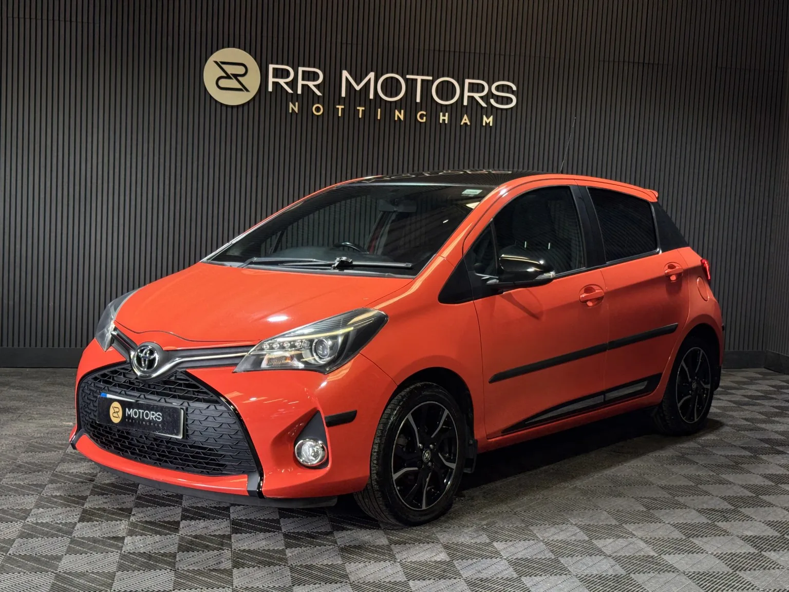 2016 Toyota Yaris 1.3 Dual VVT-i Orange Edition