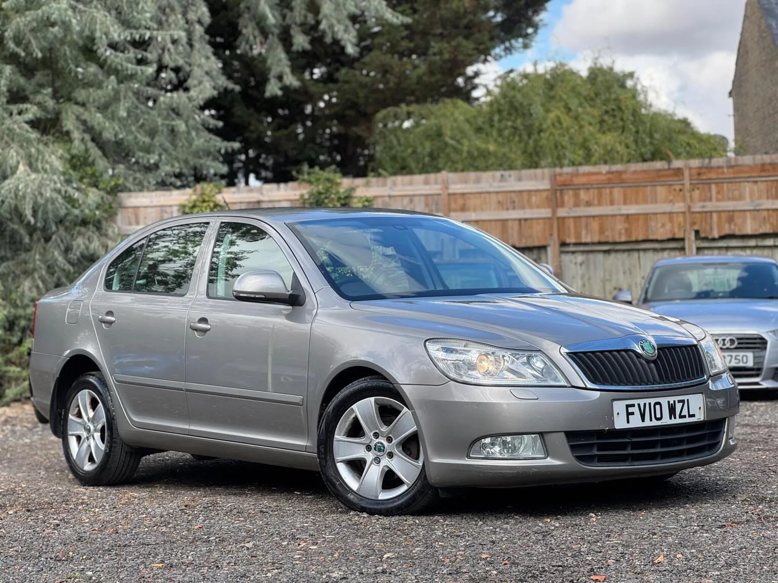 2010 Skoda Octavia 1.6 TDI Elegance Euro 5 5dr