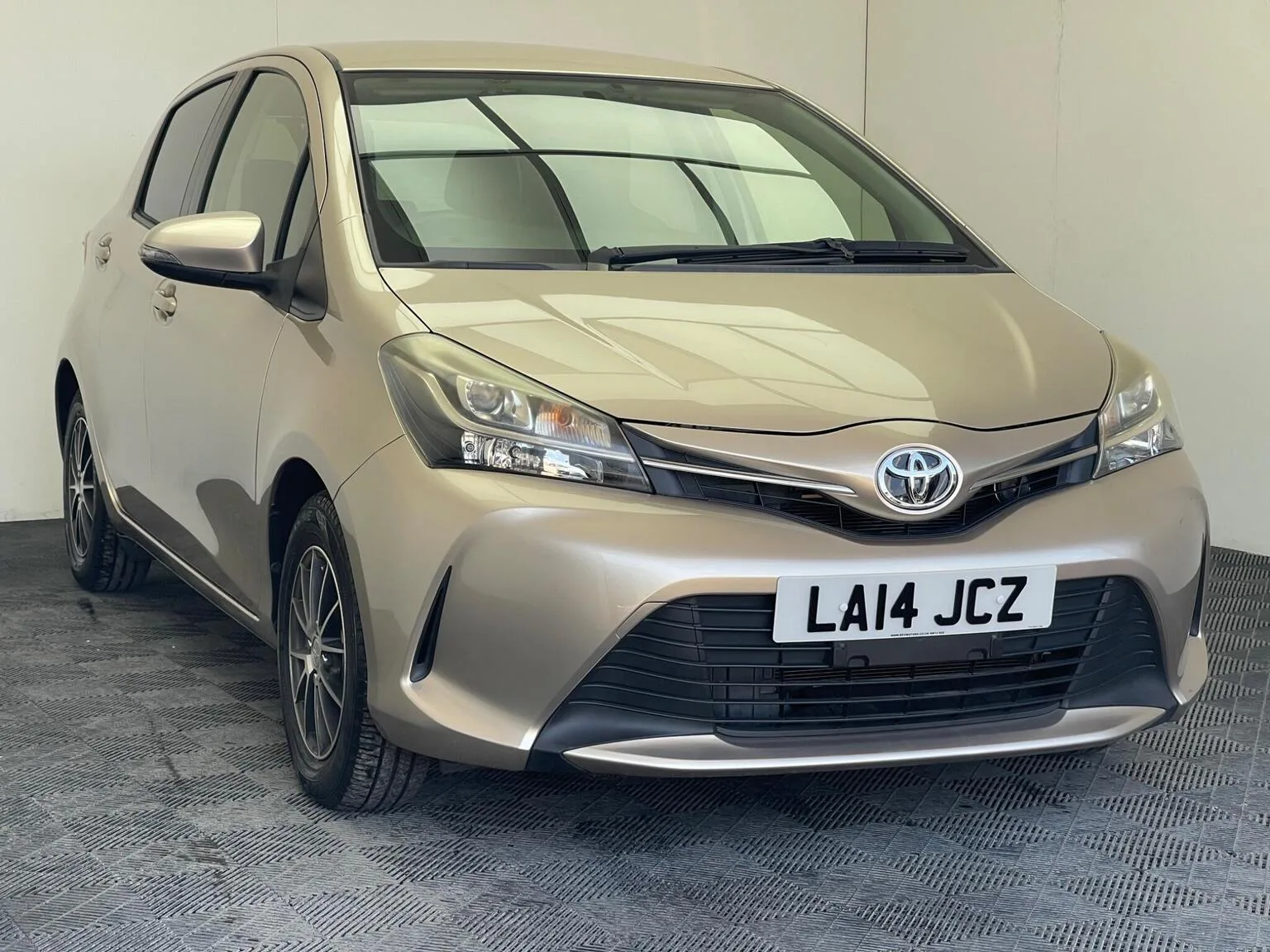 2014 Toyota Yaris 1.33 Dual VVT-i Icon Multidrive S Euro 5 5dr Euro 5