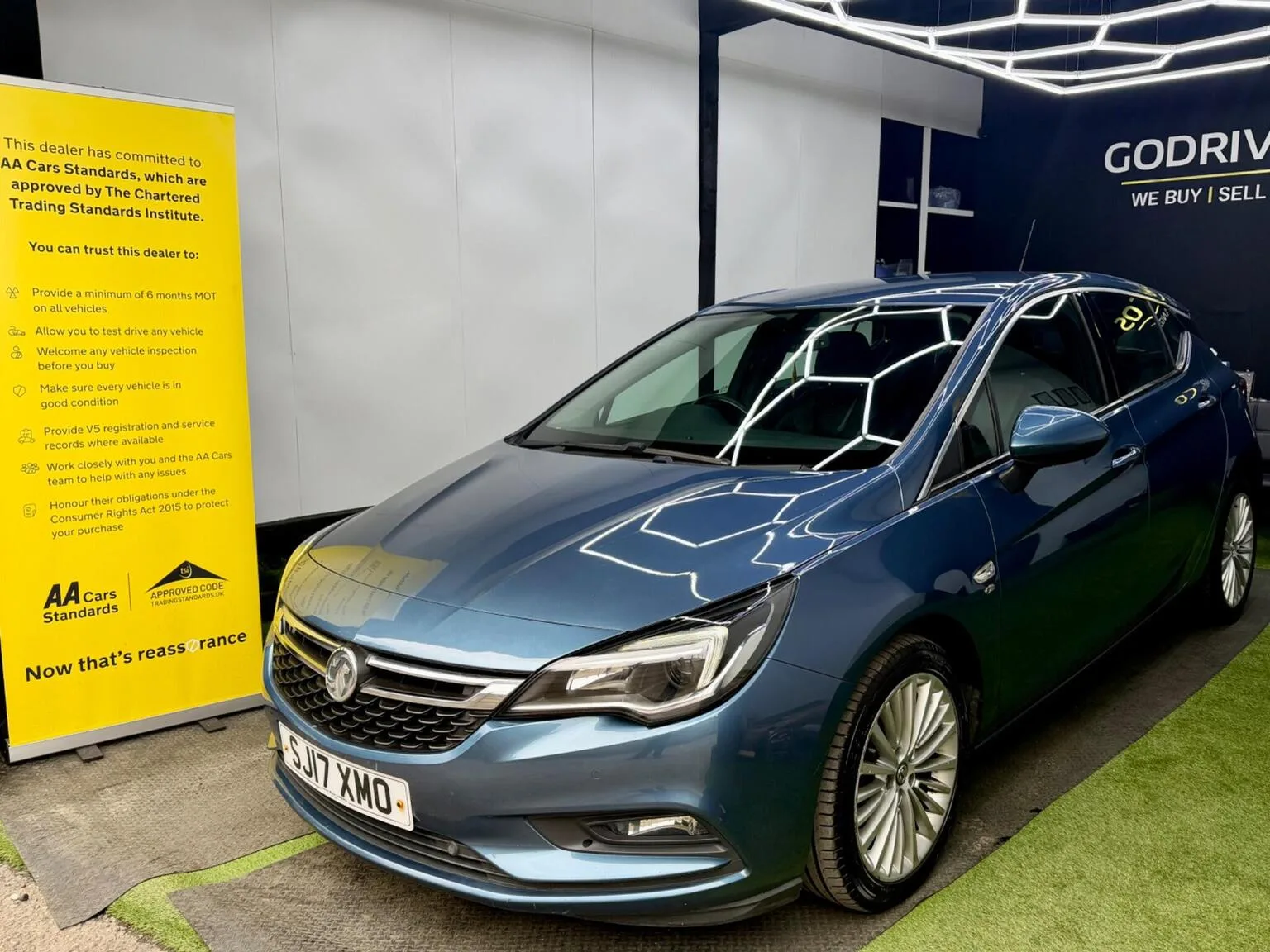 2017 Vauxhall Astra 1.6 CDTi BlueInjection Elite Euro 6 (s/s) 5dr