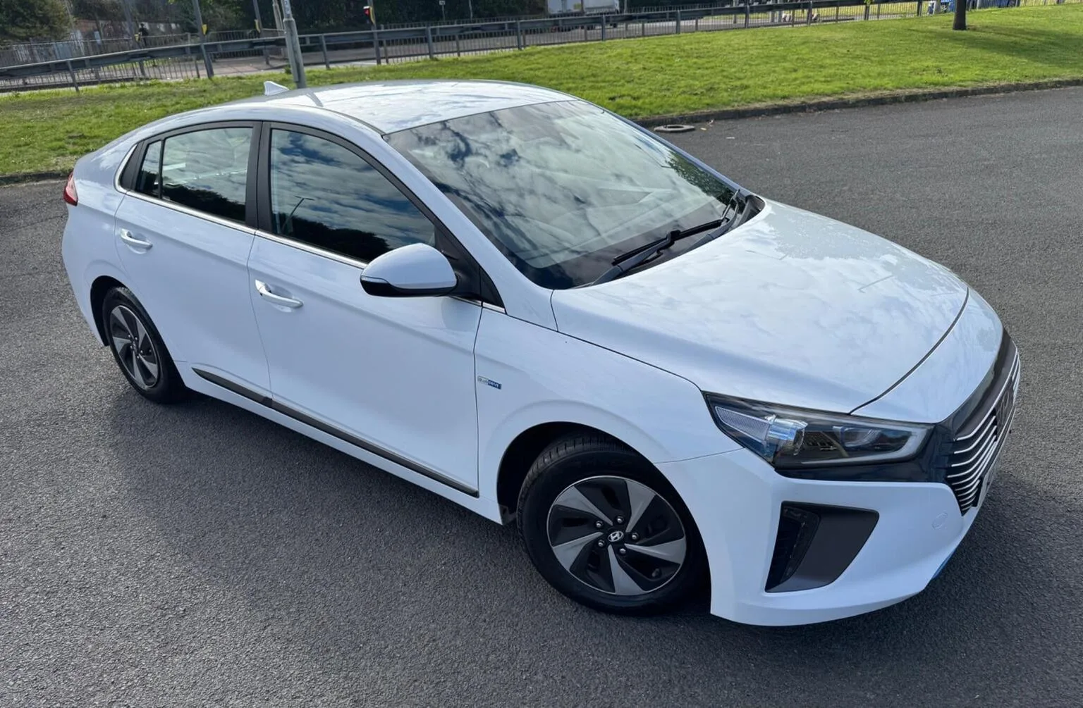 2019 Hyundai Ioniq 1.6 h-GDi Premium DCT Euro 6 (s/s) 5dr