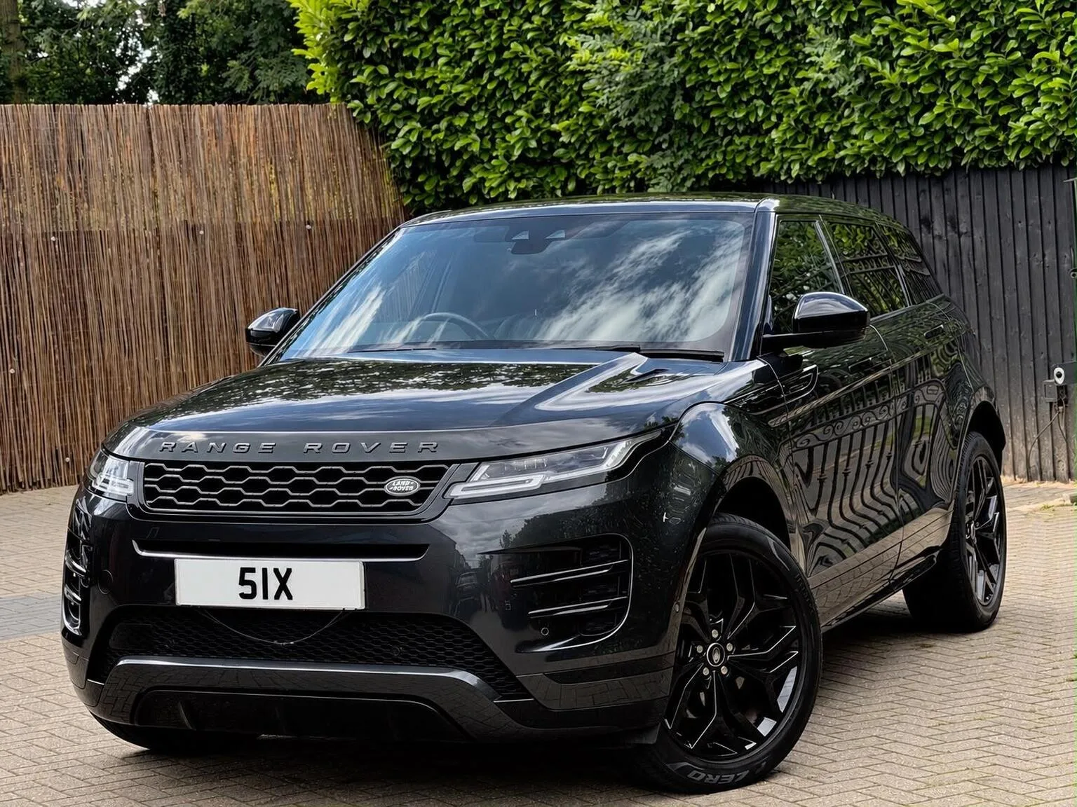 2019 Land Rover Range Rover Evoque 2.0 D180 R-Dynamic HSE Auto 4WD Euro 6 (s/s) 5dr
