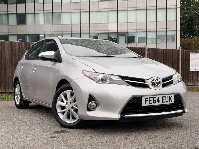 2015 Toyota Auris 1.6 V-Matic Icon Hatchback 5dr Petrol Multidrive S Euro 5 (132 ps)