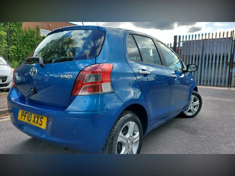 2010 Toyota Yaris 1.0 VVT-i TR Hatchback 5dr Petrol Manual Euro 4 (69 ps)