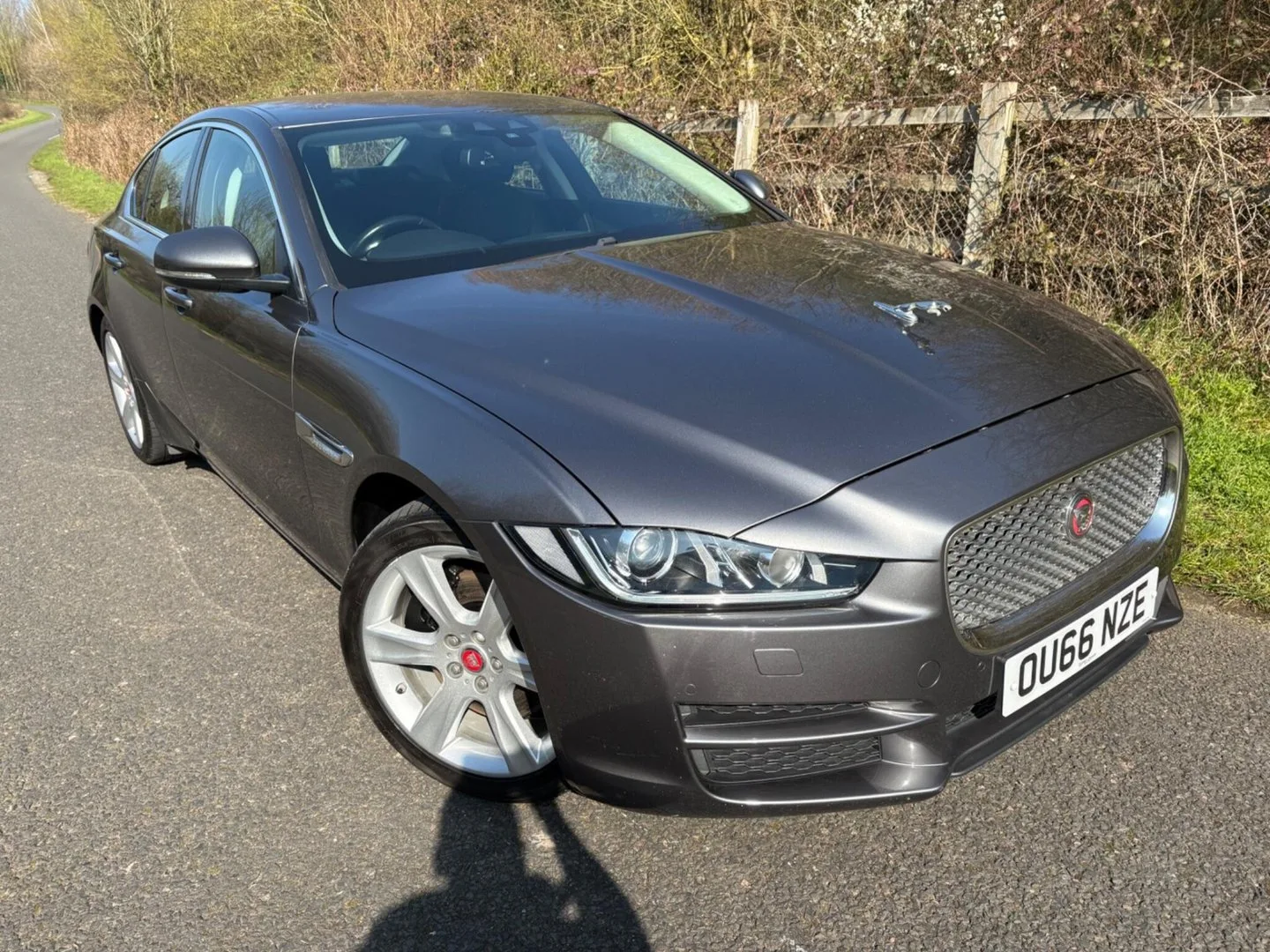 Jaguar XE 2016 (66) PORTFOLIO