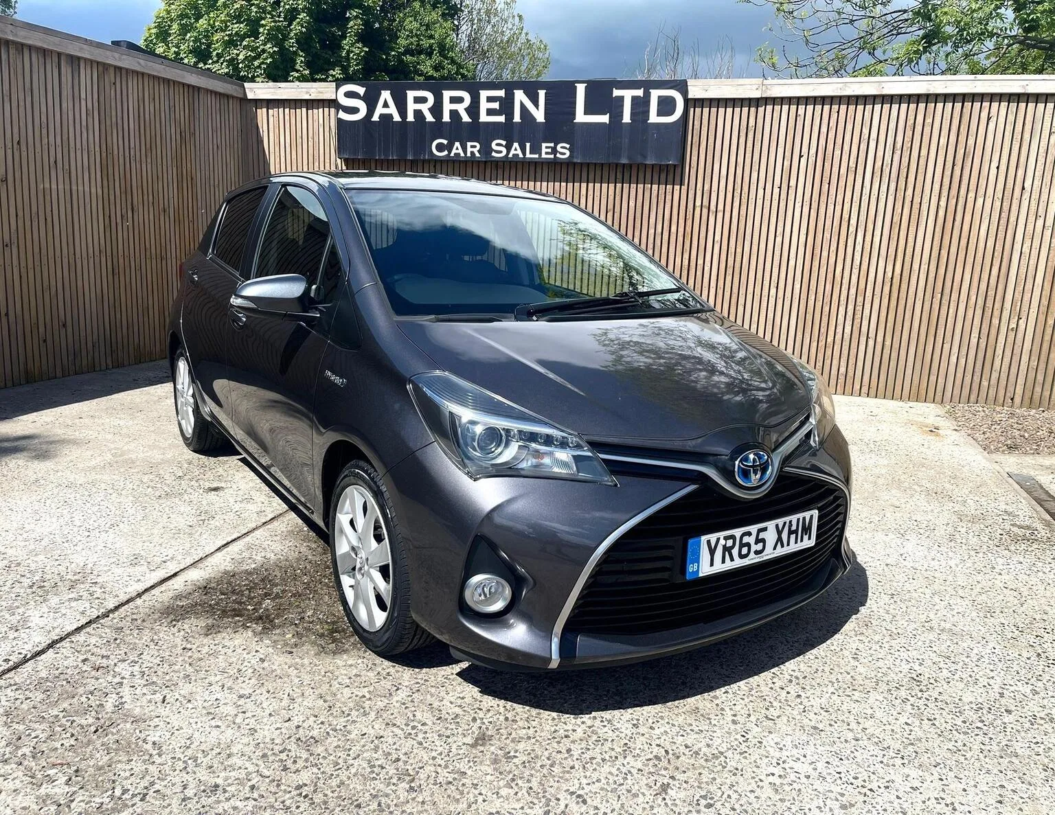 2015 Toyota Yaris 1.5 VVT-h Sport E-CVT Euro 6 5dr