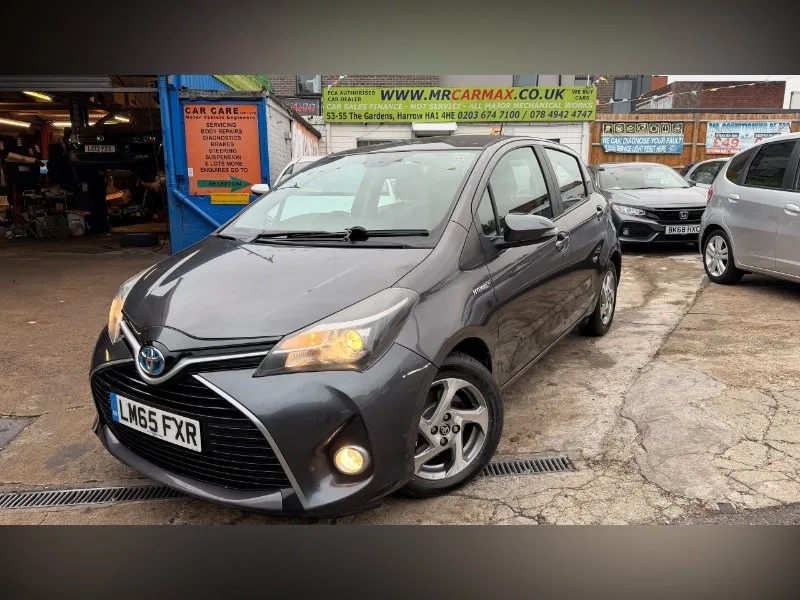 2015 Toyota Yaris 1.5 VVT-h Icon Hatchback 5dr Petrol Hybrid E-CVT Euro 6 (101 ps)