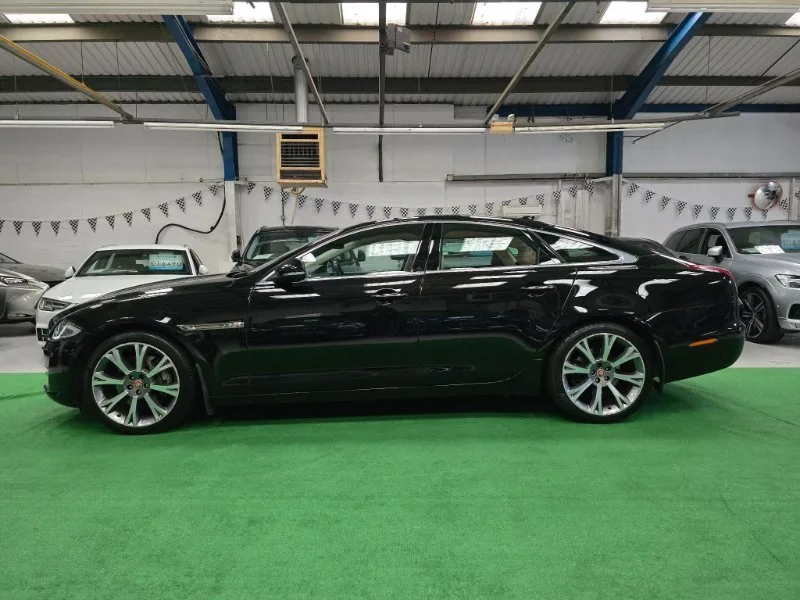 2017 Jaguar XJ 3.0d V6 Portfolio Auto Euro 6 (s/s) 4dr