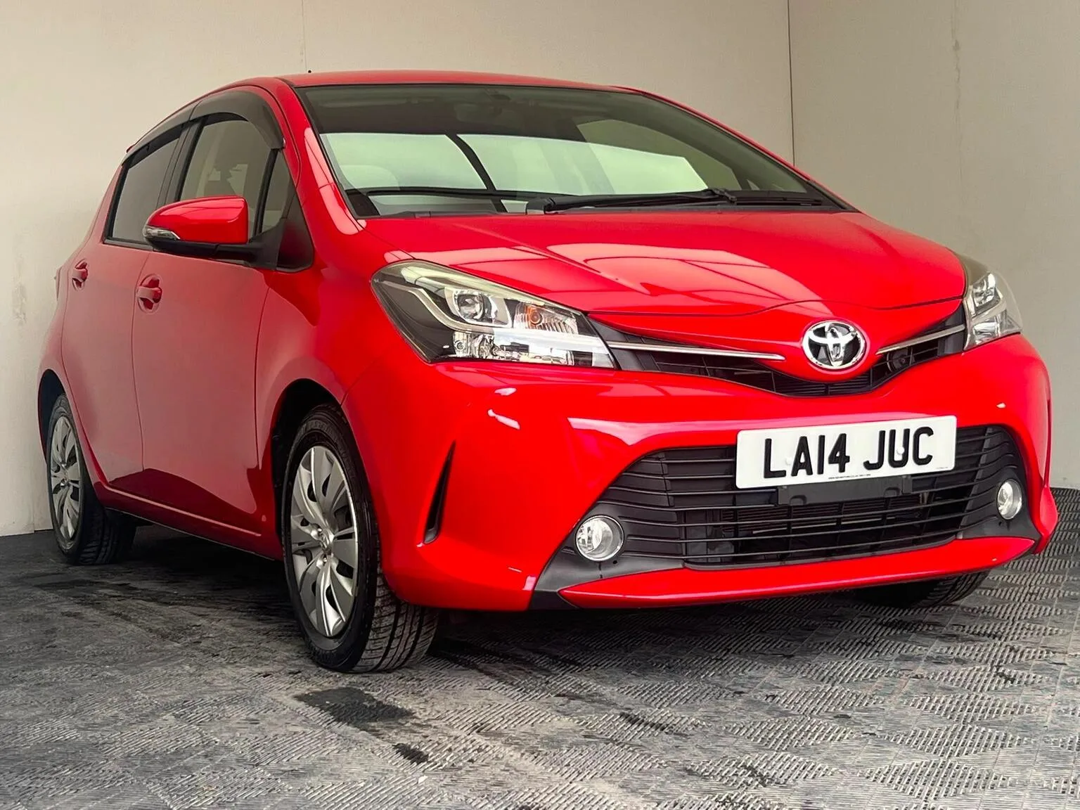 2014 Toyota Yaris 1.33 Dual VVT-i Icon Multidrive S Euro 5 5dr