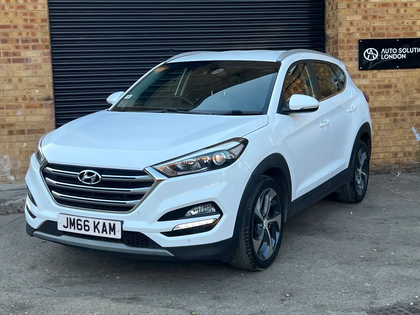 2016 Hyundai TUCSON 1.7 CRDi Blue Drive Premium SUV 5dr Diesel DCT Euro 6