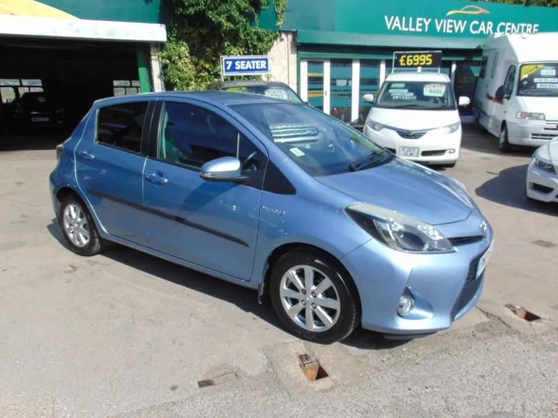 2013 Toyota Yaris 1.5 VVT-h T4 Hatchback 5dr Petrol Hybrid CVT Euro 5 (101 ps)