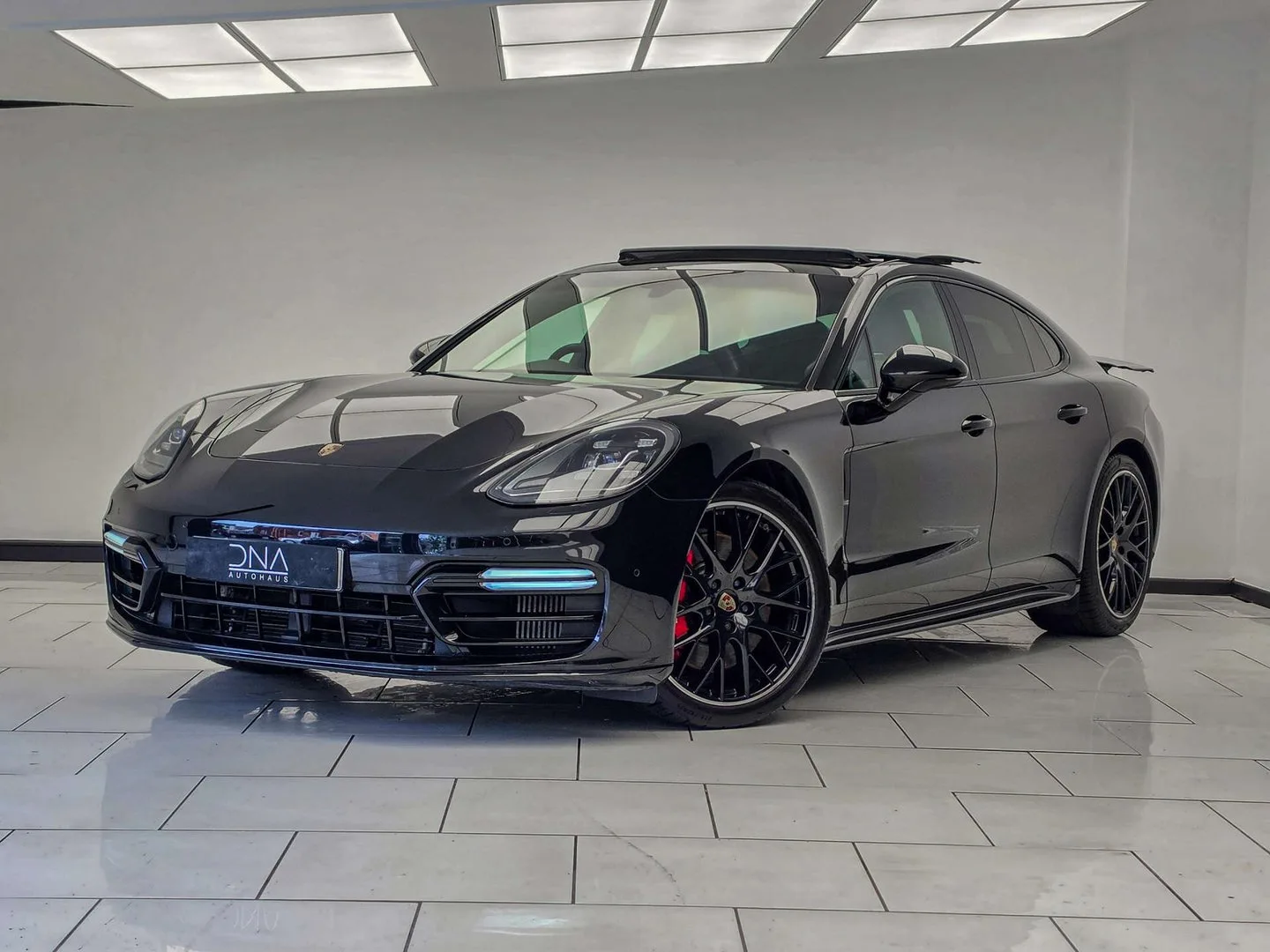 2018 Porsche Panamera 4.0T V8 GTS Saloon 5dr Petrol PDK 4WD Euro 6 (s/s) (480 ps)
