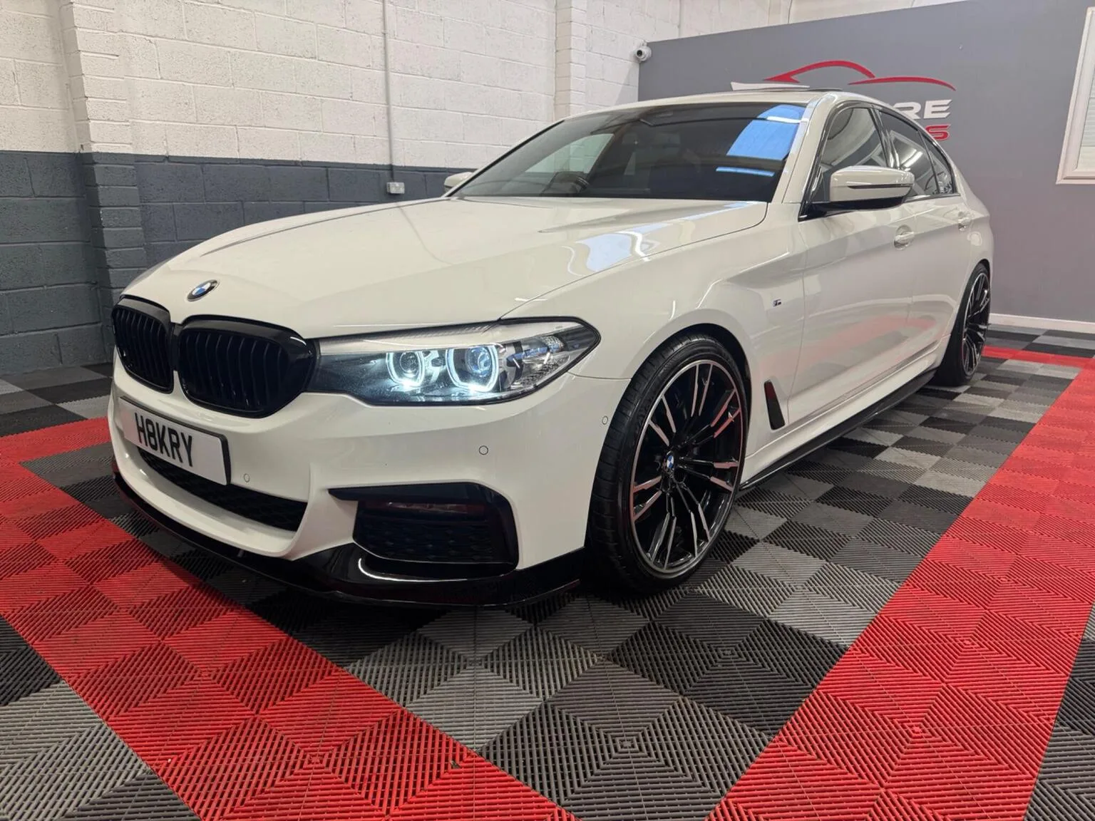 2018 BMW 5 Series 3.0 540i GPF M Sport Auto xDrive Euro 6 (s/s) 4dr