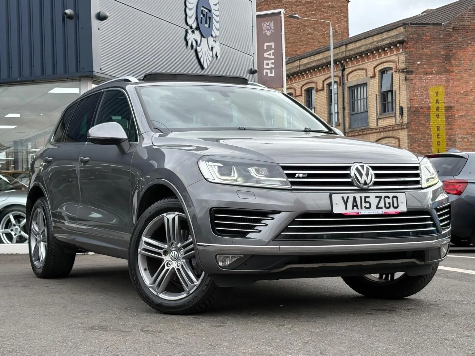 2015 Volkswagen Touareg 3.0 TDI V6 BlueMotion Tech R-Line Tiptronic 4WD Euro 6 (s/s) 5dr