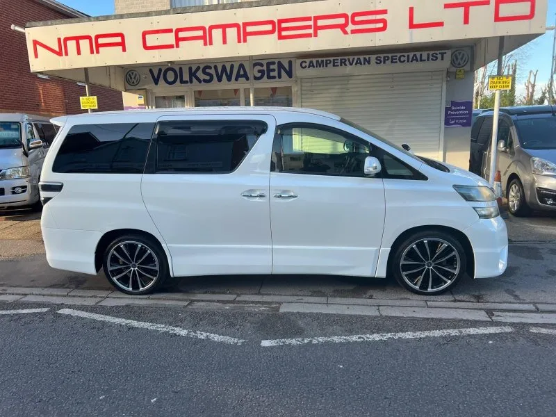 2011 Toyota Vellfire 2.4Z petrol auto8 seater low miles Alloy wheels Air con APPLE CARPLAY UK SAT NAV SYSTEM UPGRADE
