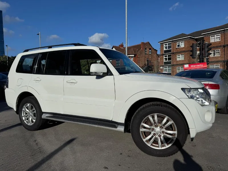 2015 Mitsubishi Shogun 3.2 DI-DC SG2 SUV Diesel Auto 4WD LWB (197 ps)