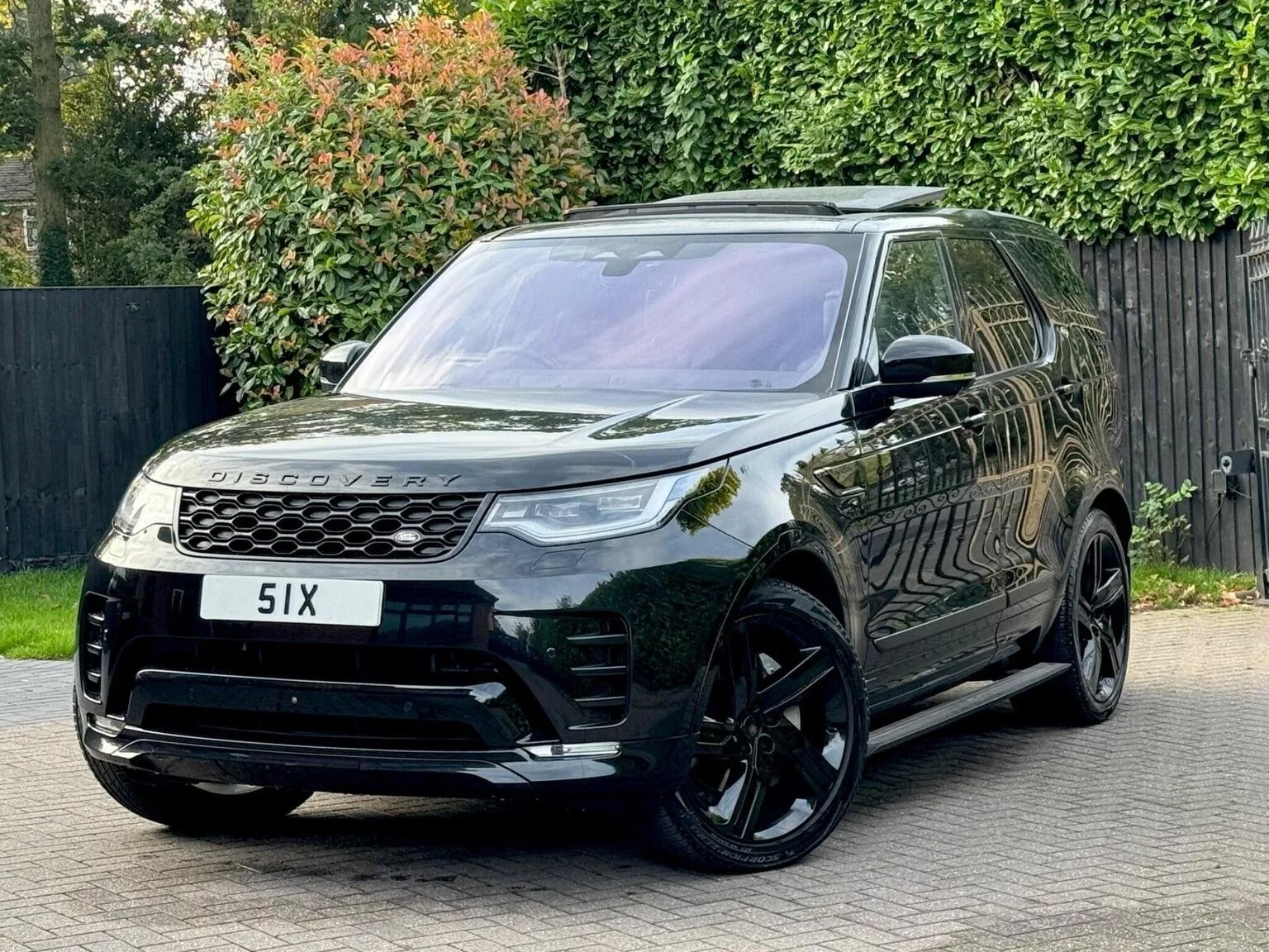 2021 Land Rover Discovery 3.0 D300 MHEV R-Dynamic HSE Auto 4WD Euro 6 (s/s) 5dr