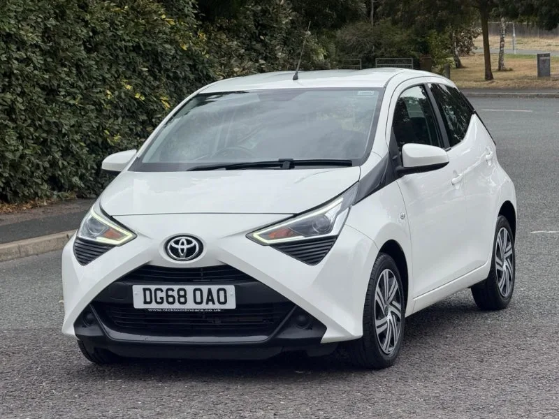 2018 Toyota Aygo 1.0 VVT-i x-play Hatchback 5dr Petrol x-shift Euro 6 (71 ps)