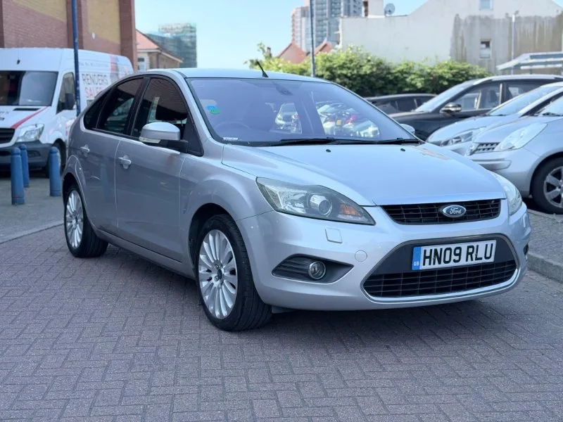 2009 Ford Focus 2.0 Titanium Hatchback 5dr Petrol Automatic (192 g/km, 143 bhp)