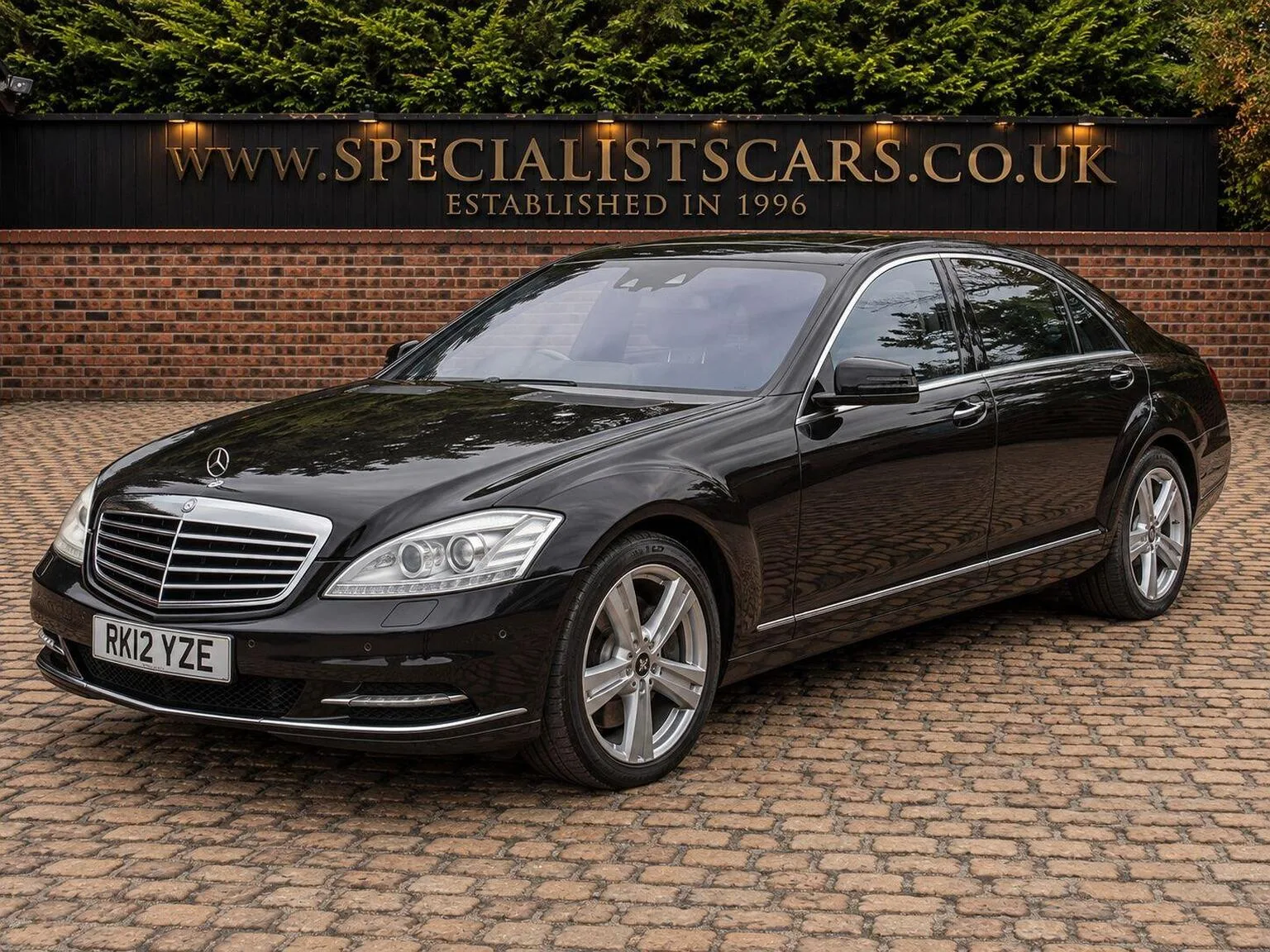 2012 Mercedes-Benz S Class 4.7 S500L V8 BlueEfficiency G-Tronic+ Euro 5 (s/s) 4dr