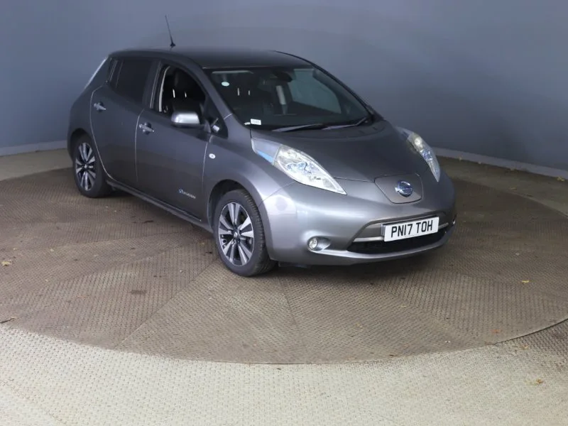 2017 Nissan LEAF 30kWh Tekna Hatchback 5dr Electric Auto (109 bhp)