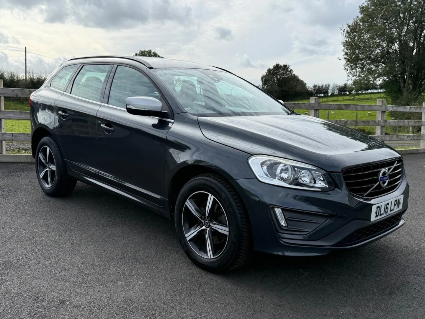 2016 Volvo XC60 2.0 D4 R-Design Nav Euro 6 (s/s) 5dr