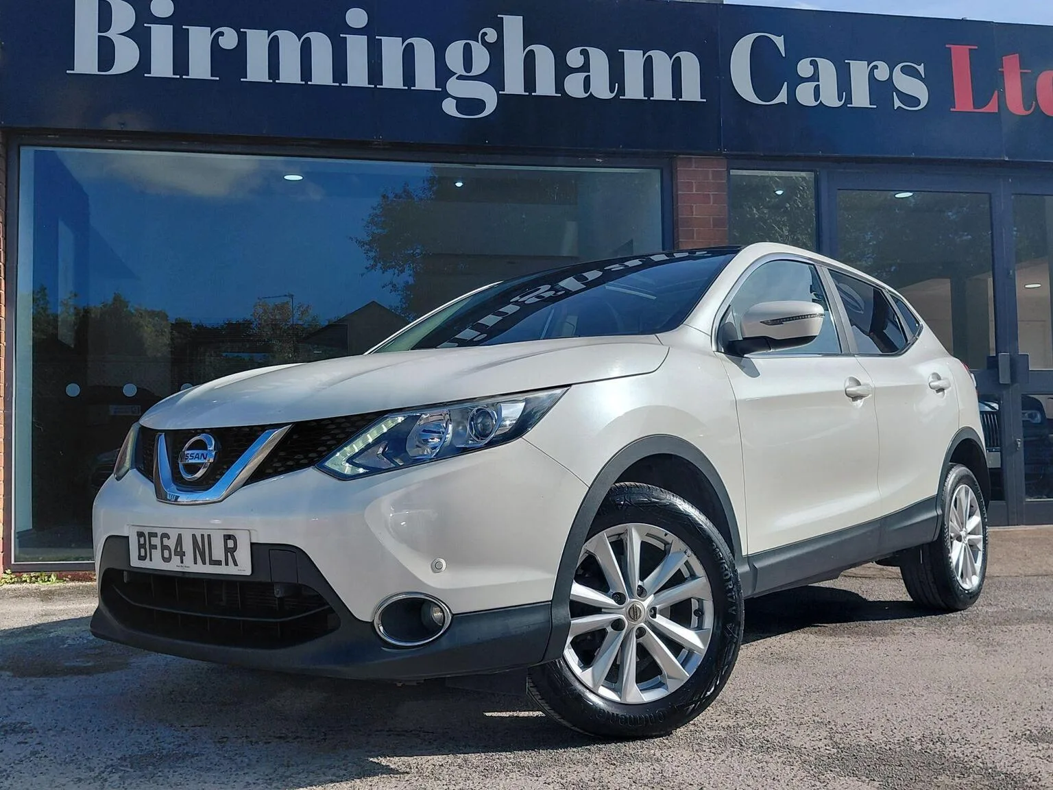 2014 Nissan Qashqai 1.2 DIG-T Acenta Premium 2WD Euro 5 (s/s) 5dr