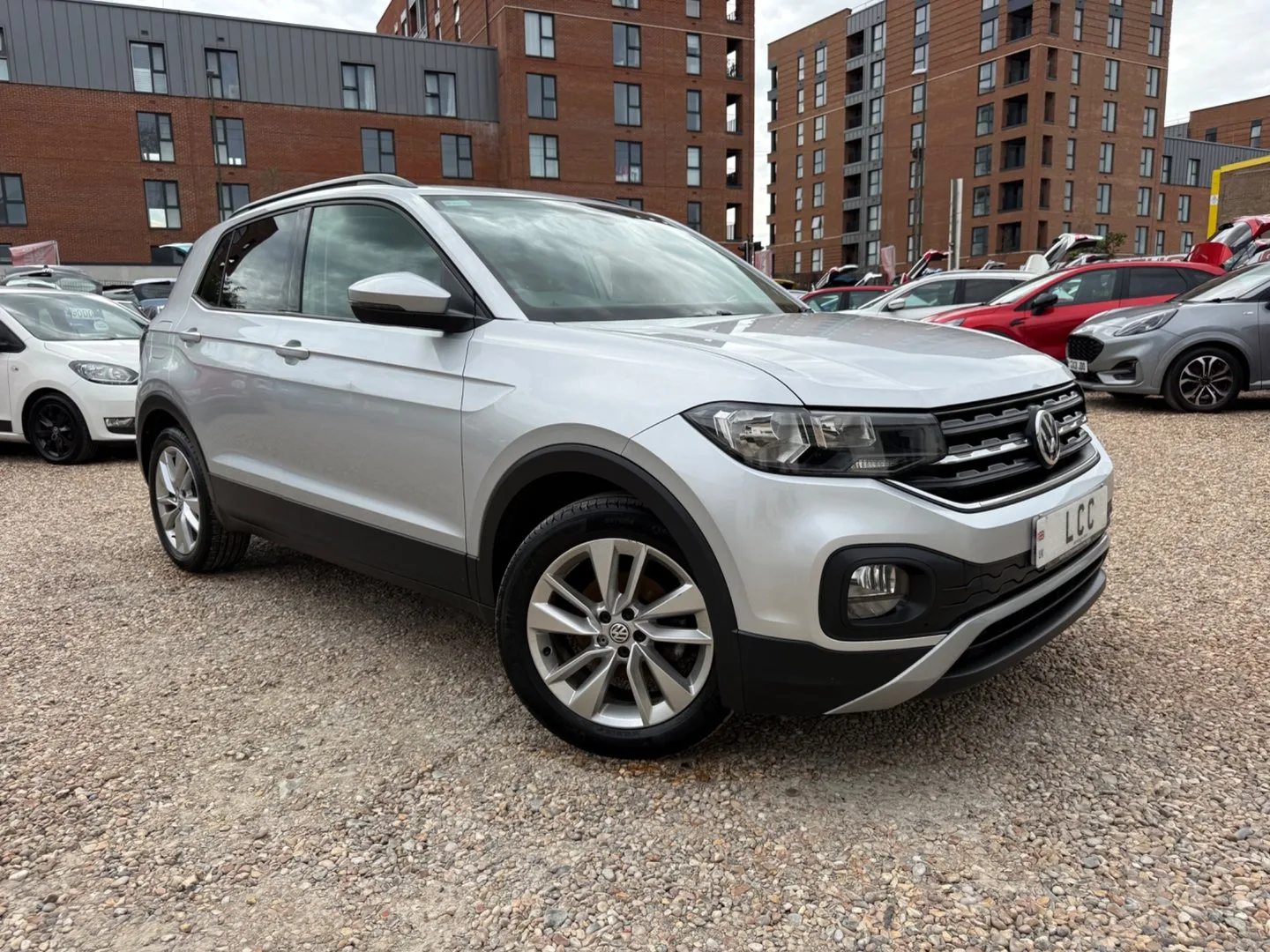 2020 Volkswagen T-Cross 1.0 SE TSI.. 6 MAIN DEALER SERVICES..APPLE CARPLAY & ANDROID AUTO..STUNNING