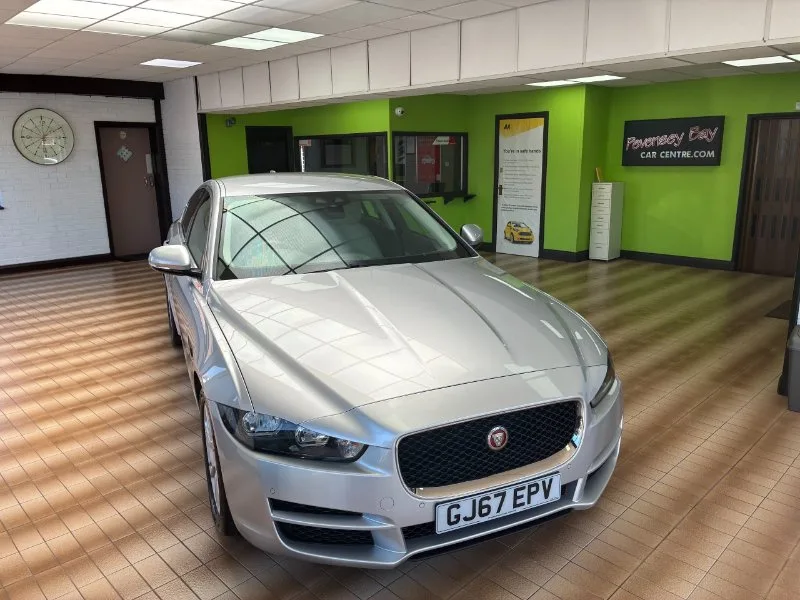 2017 Jaguar XE Ingenium Prestige Saloon 2.0i 4 Dr Euro 6 Petrol Auto (8) (s/s) (200 ps)