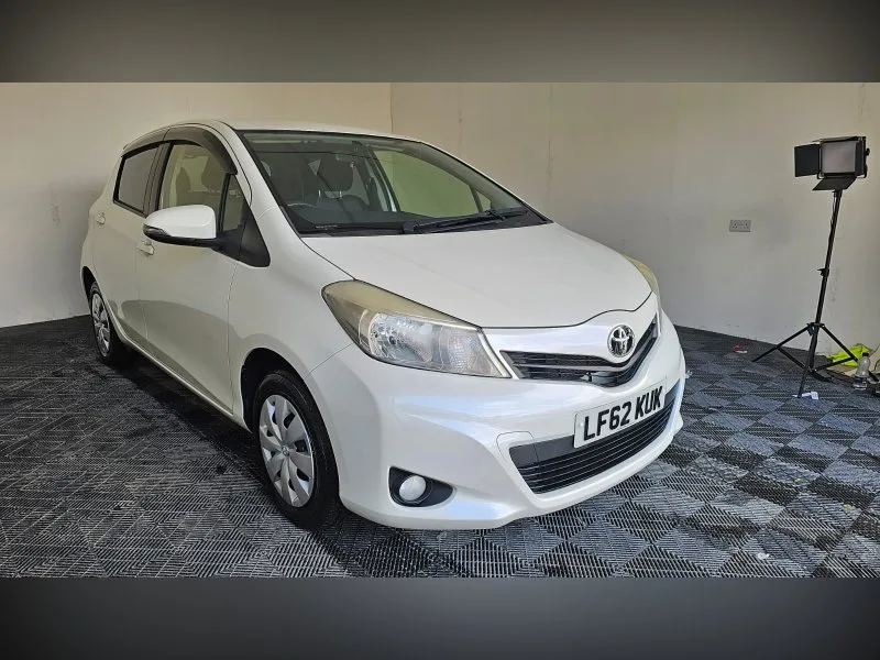 2013 Toyota Yaris 1.0 Dual VVT-i T Spirit Hatchback 5dr Petrol Multidrive S Euro 5 (101 ps)